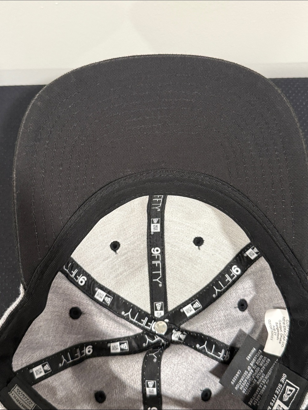 New Era x Dude Perfect Gray Heather and Black Flat-Brim Snapback Hat - Picture 8 of 11